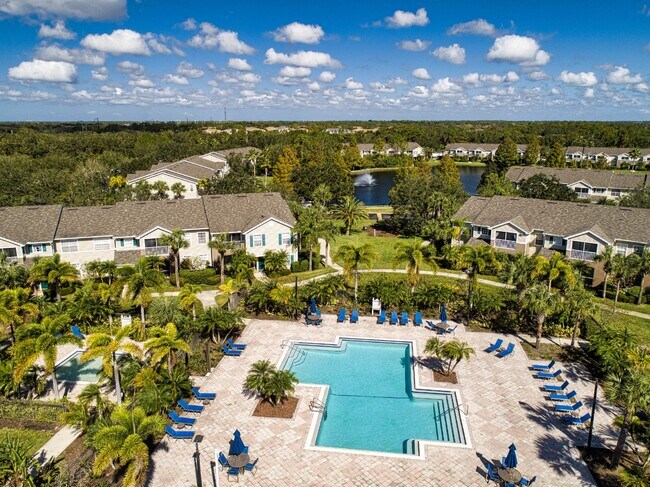 Building Photo - 2 Bedroom Condo W/ Garage in Lakewood Ranch