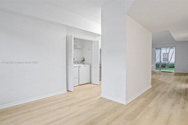 Building Photo - 775 SW 148th Ave