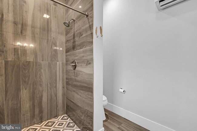 Building Photo - 10 McCready's Alley