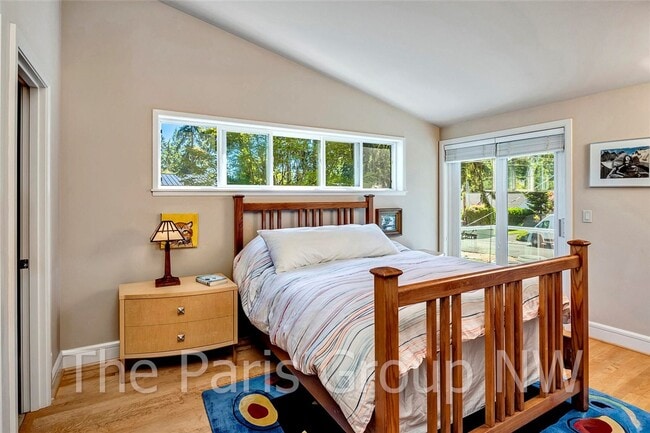 Building Photo - Extraordinary Custom Enatai Home *4min to DT Bellevue *High End Finishes * Central AC *EV Charger