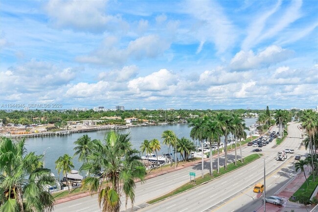 Building Photo - 5005 Collins Ave