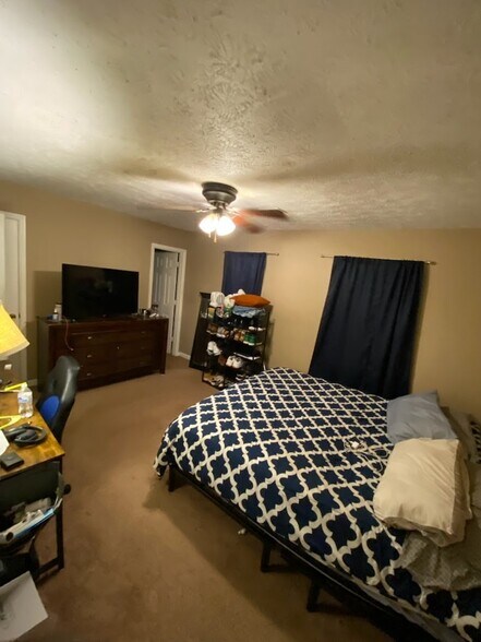 Building Photo - 915 Joseph club dr