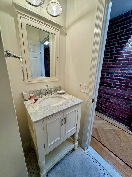 Building Photo - 265 Atwells Ave