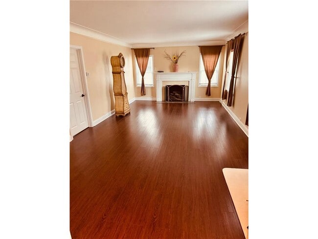 Building Photo - 115 E 58th St