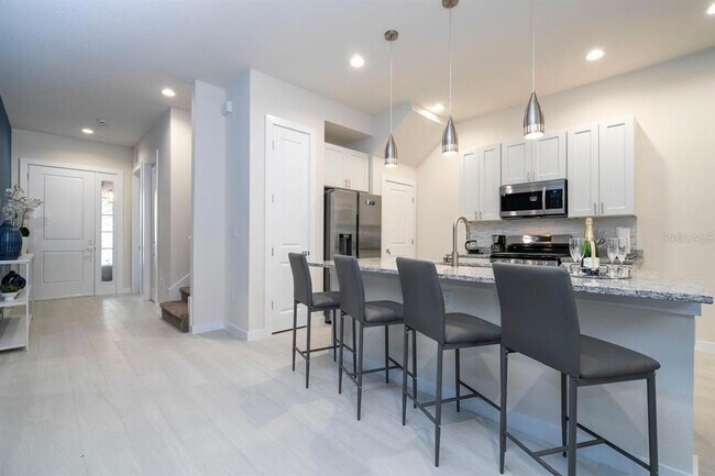 Building Photo - 7529 Sunflower Cir