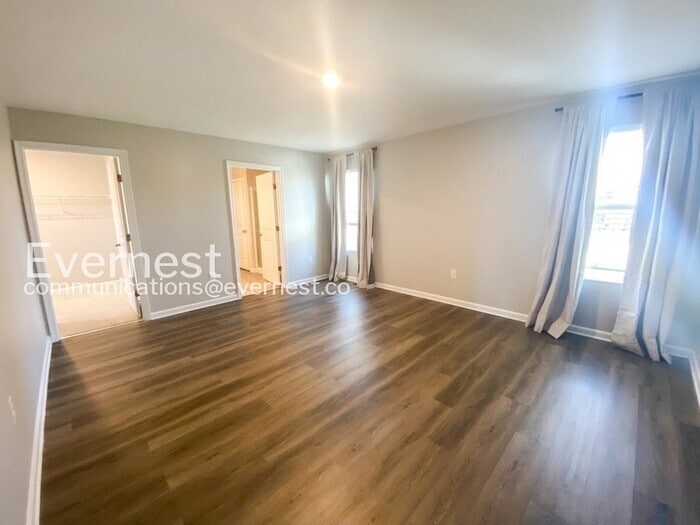 Building Photo - 21 Valiant Ct