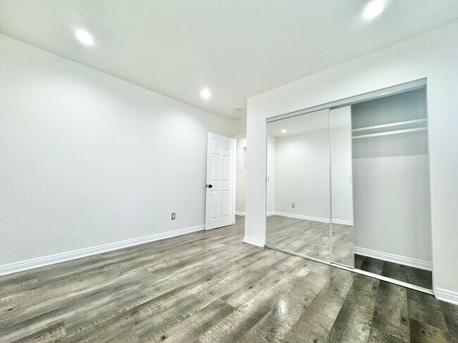 Building Photo - 4839 W 17th St