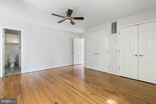 Building Photo - 130 Sunderland Dr