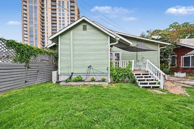 Building Photo - 130 Groveland