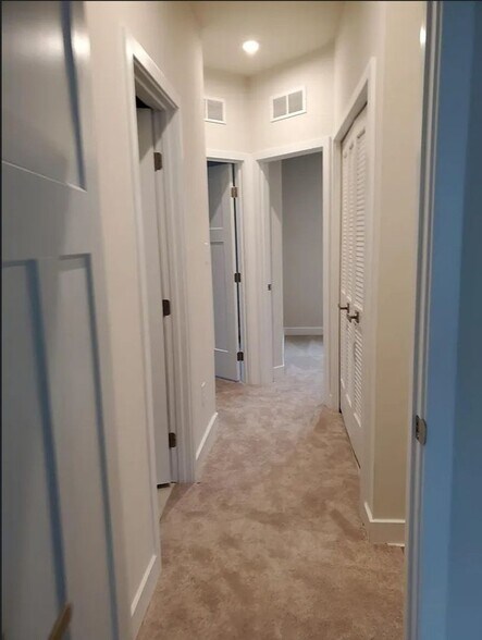 Building Photo - 11202 Winding Brook Terrace Dr
