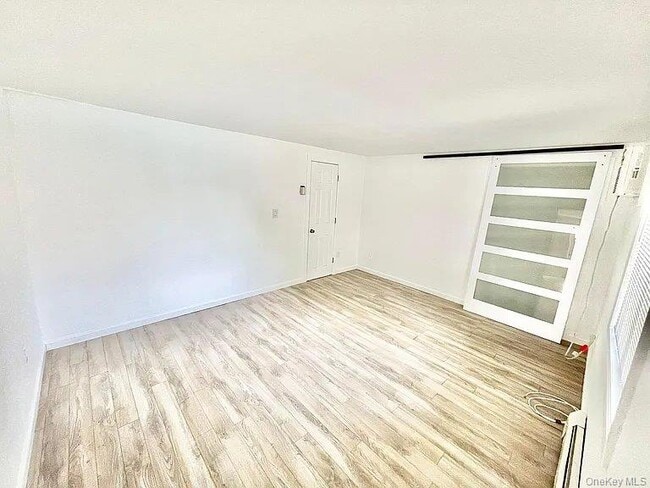 Building Photo - 11 Marshall St