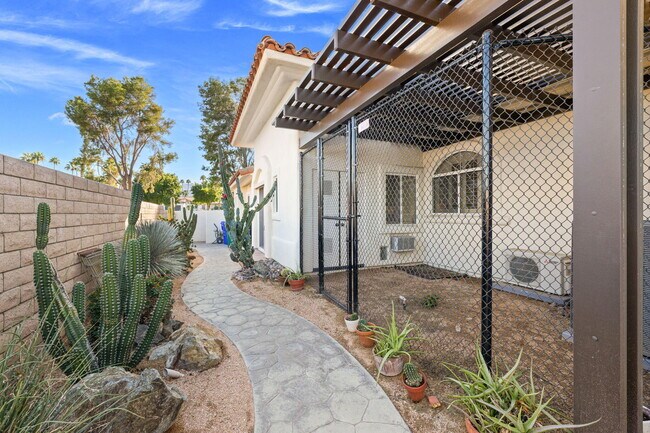 Building Photo - 73110 Calliandra St