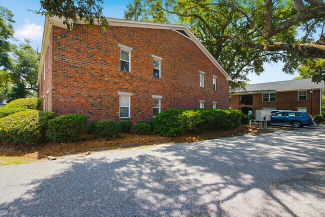 Building Photo - 1240 Fairmont Ave