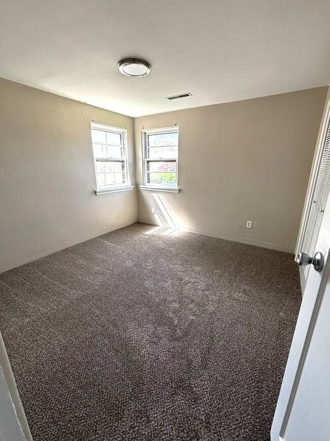 Building Photo - Charming 3-bedroom 1-bath house with yard in Nampa, ID!