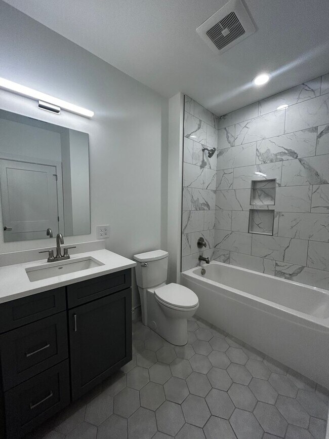 Building Photo - 102 W 6th St