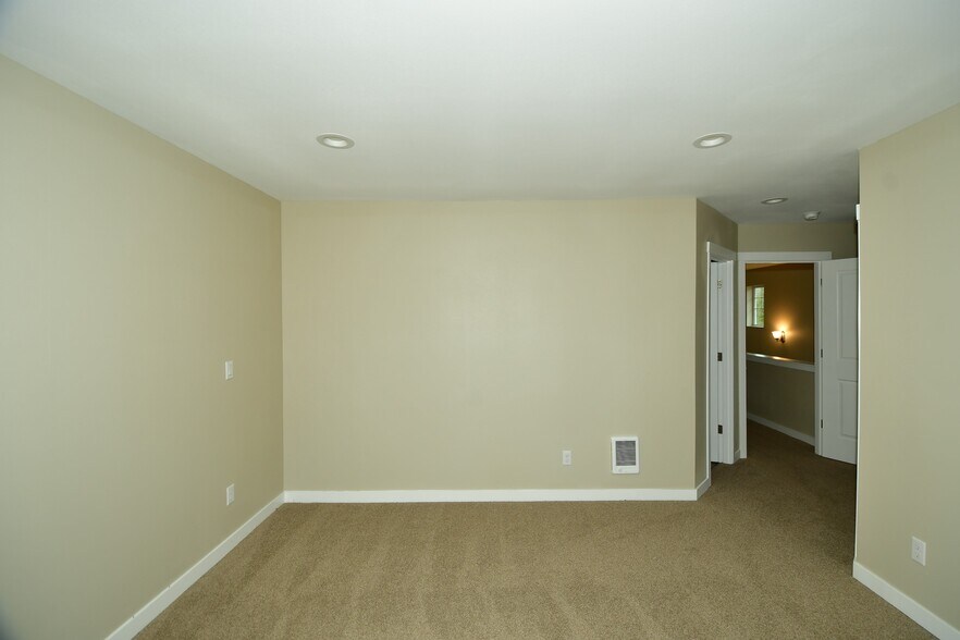 Bedroom - 954 152nd St E