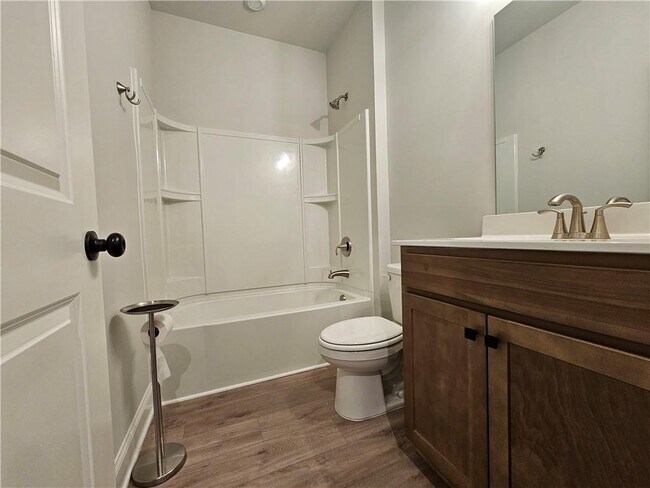 Building Photo - 5030 Sierra Creek Dr NE