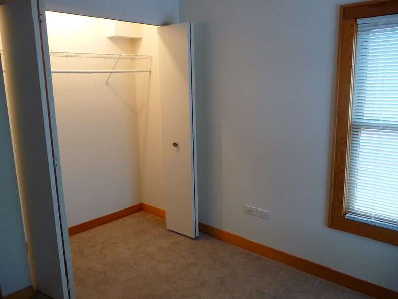 2nd floor rear bedroom - 2648 N Greenview Ave