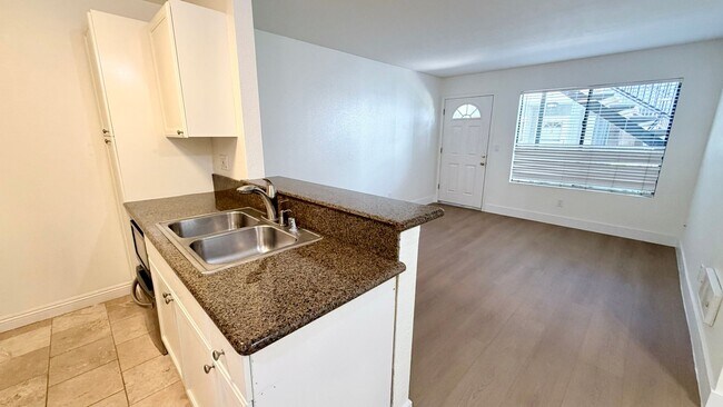 Building Photo - Charming 1 Bed / 1 Bath Condo in the Heart of Normal Heights – with Assigned Parking