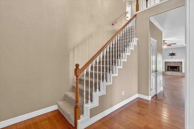 Building Photo - 8114 Etienne Dr