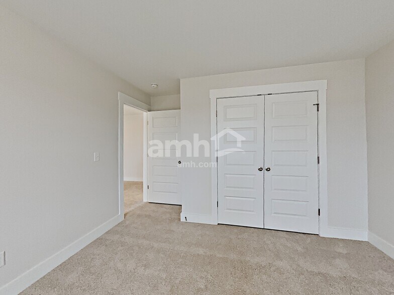 Building Photo - 326 Charity Ln