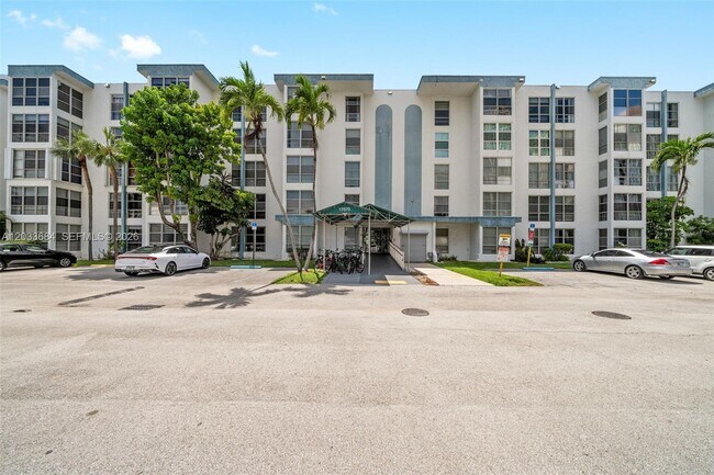 Building Photo - 17570 Atlantic Blvd