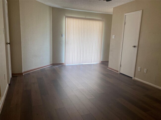 Building Photo - 2120 El Paseo St