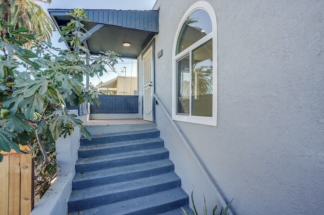 Building Photo - 631 N Rampart Blvd