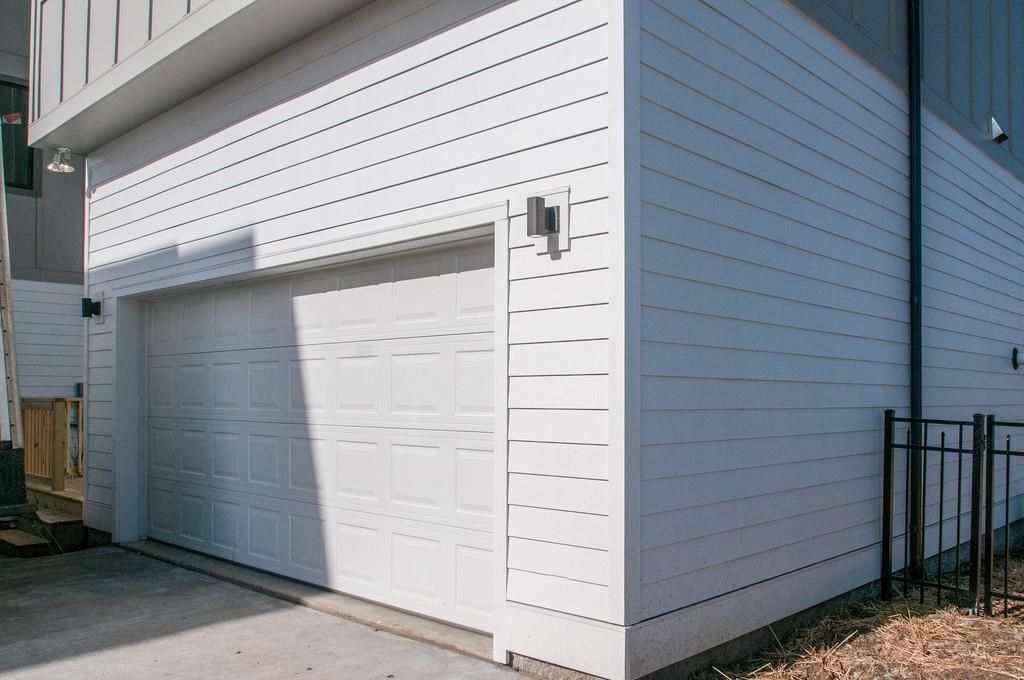 attached two car garage - 1207 Tremont Ave