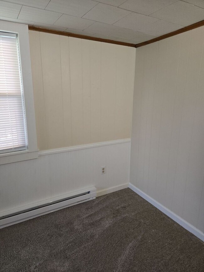 Building Photo - Charming 2-Bedroom Single-Family Home with Patio & Storage Shed