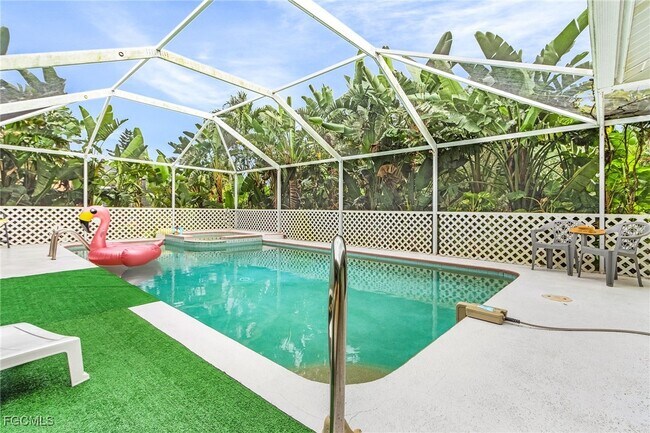 Building Photo - 8549 S Lake Cir