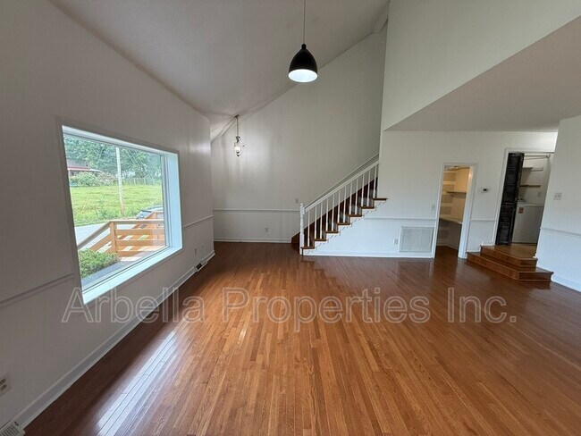 Building Photo - 4201 Wayland Blvd