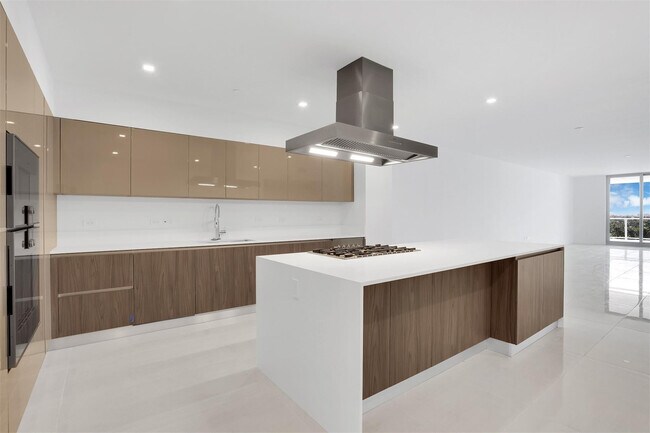 Building Photo - 435 Bayshore Dr