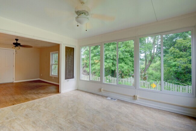 Building Photo - 428 Capeside Dr