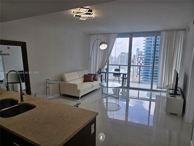 Building Photo - 485 Brickell Ave