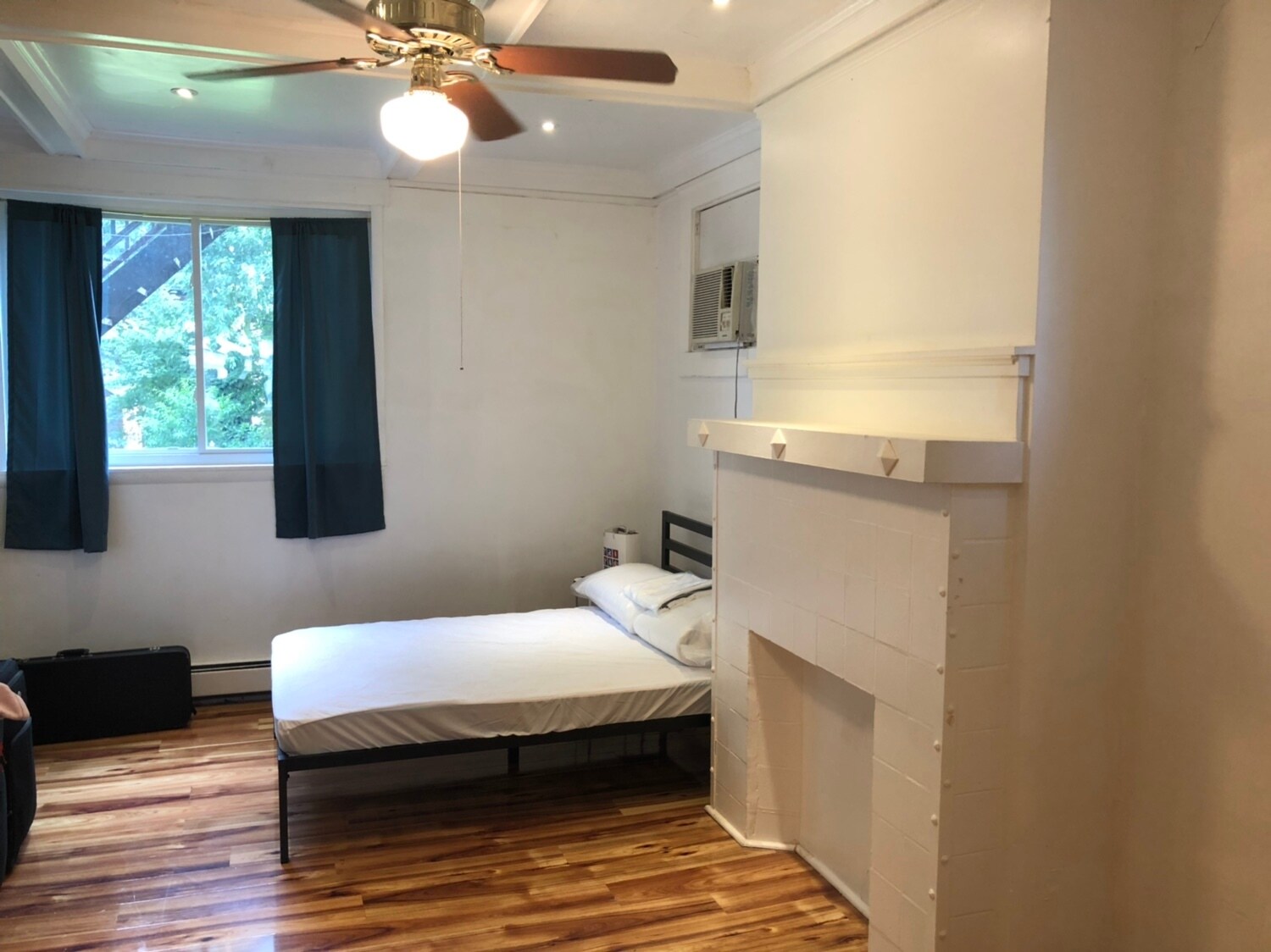 Building Photo - 5818 Hobart St