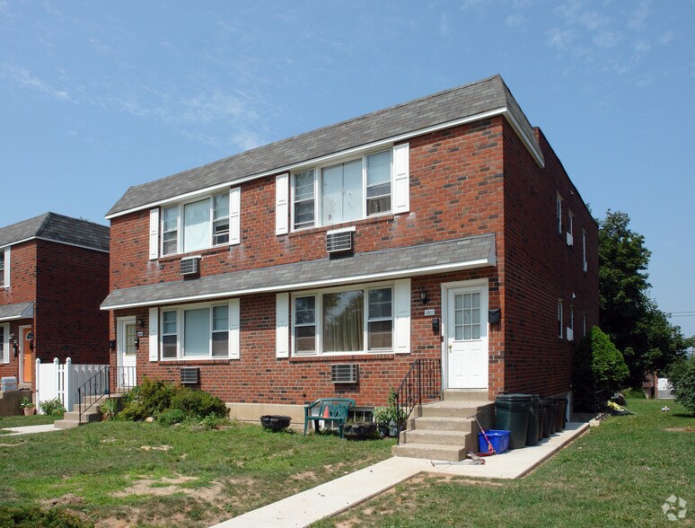 1009 & 1011 Cooke Lane - 1005-1015 Cooke Ln