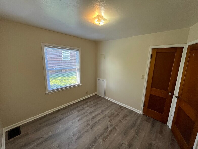 Building Photo - 2904 Lincoln St