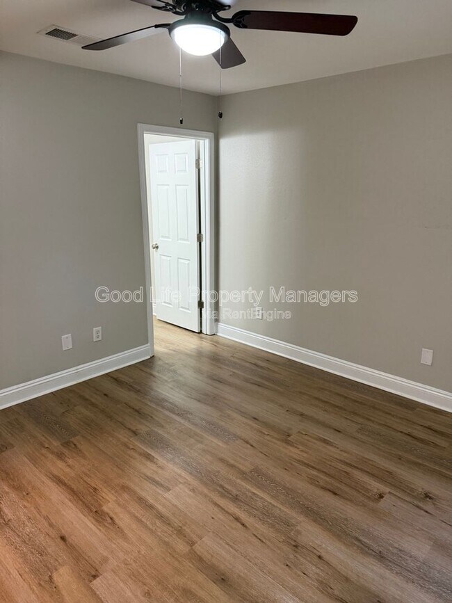 Building Photo - 8444 Chisholm Rd