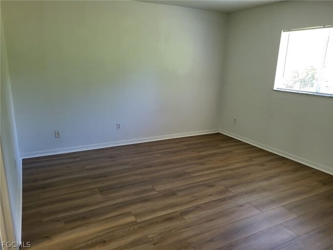 Building Photo - 4731 30th St SW