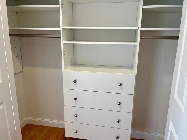 Building Photo - Lawton Lane Management