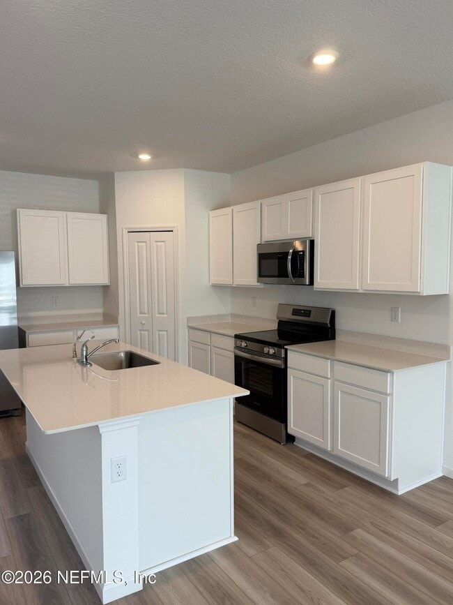 Building Photo - 3978 Mid Century St