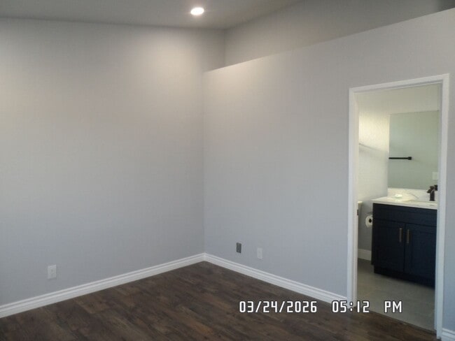 Building Photo - 3 Bedrooms, 2 Bathrooms, approx. 1112 sq. ft., 2 Car Garage, Solar Panels, Internet Included. Cos...