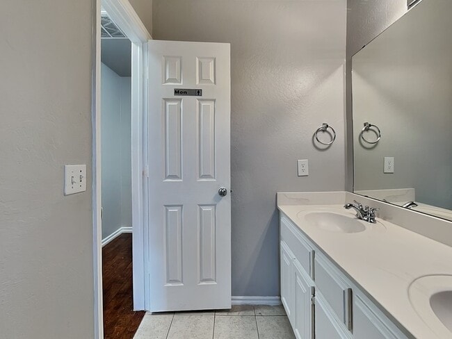 Building Photo - 17113 Bedford Dr