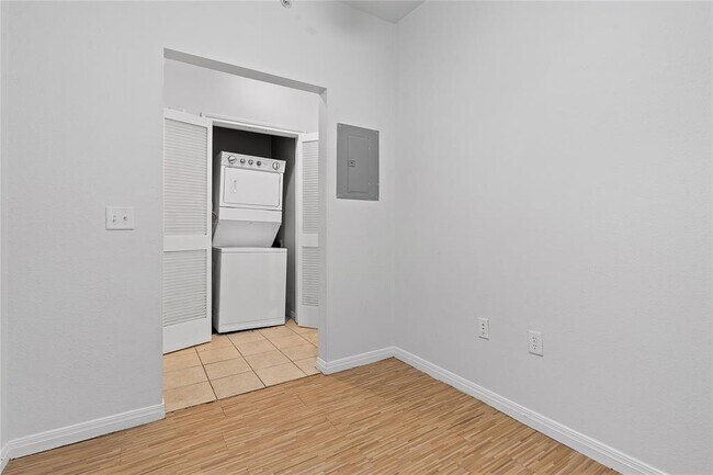 Building Photo - 2515 Pearl St