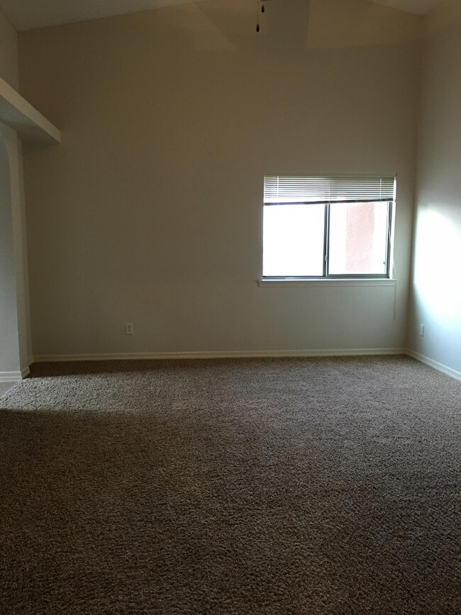 Building Photo - 14345 Apache Point Dr