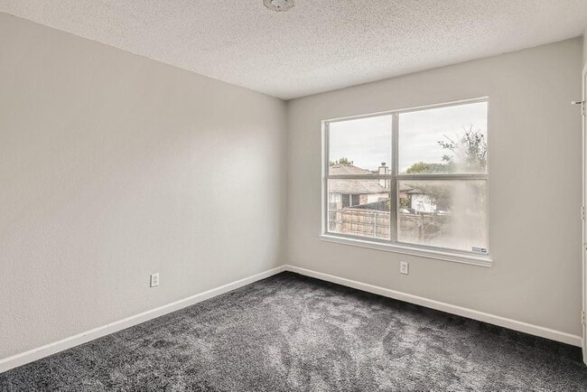 Building Photo - 1021 Bainbridge Ln