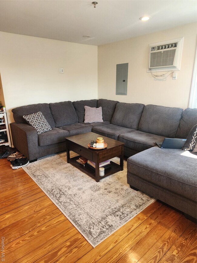 Building Photo - 632 Piermont Ave