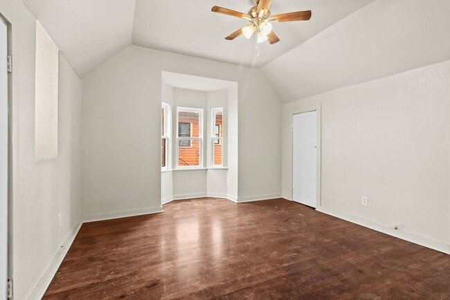 Building Photo - 1618 W Kings Hwy