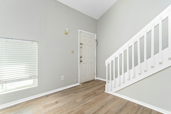 Building Photo - 1176 Oregon Ave